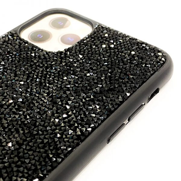 Оригинален калъф с черни кристали за iPhone 13 Pro Max близък план