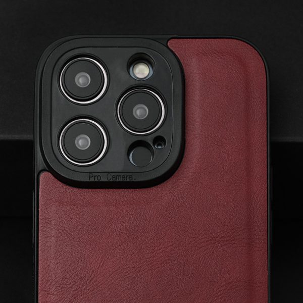 Кожен калъф за iPhone 14 Plus червен камера