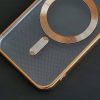 Прозрачен силиконов калъф за iPhone 15 Pro Max златен близък план